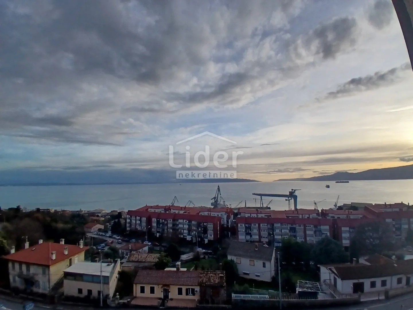 Hitno Potražujemo Stan 40-50m2, Uređen - Rijeka