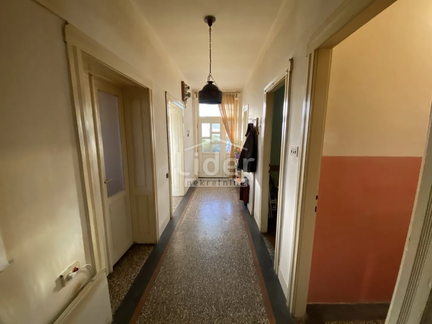 gornja vežica, etaža kuće sa konobom i okućnicom - slika 9