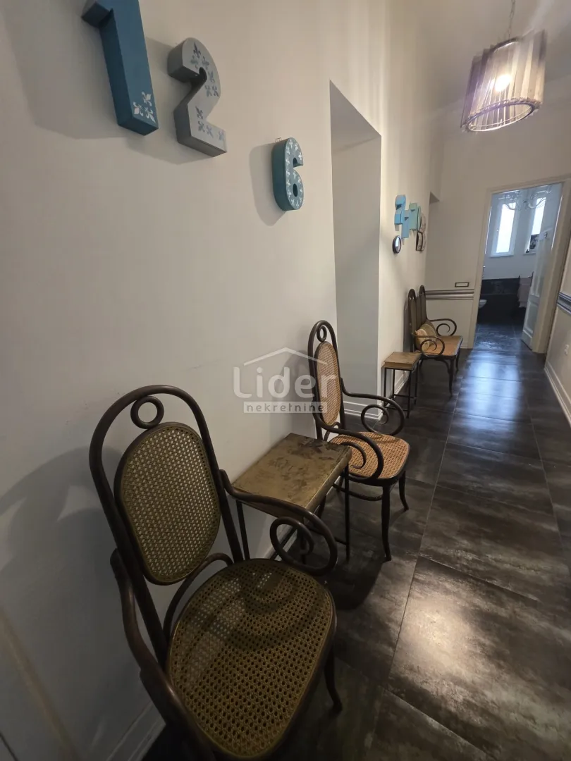 centar, 200m2, 4s+db, dizajnerski građanski stan - slika 24