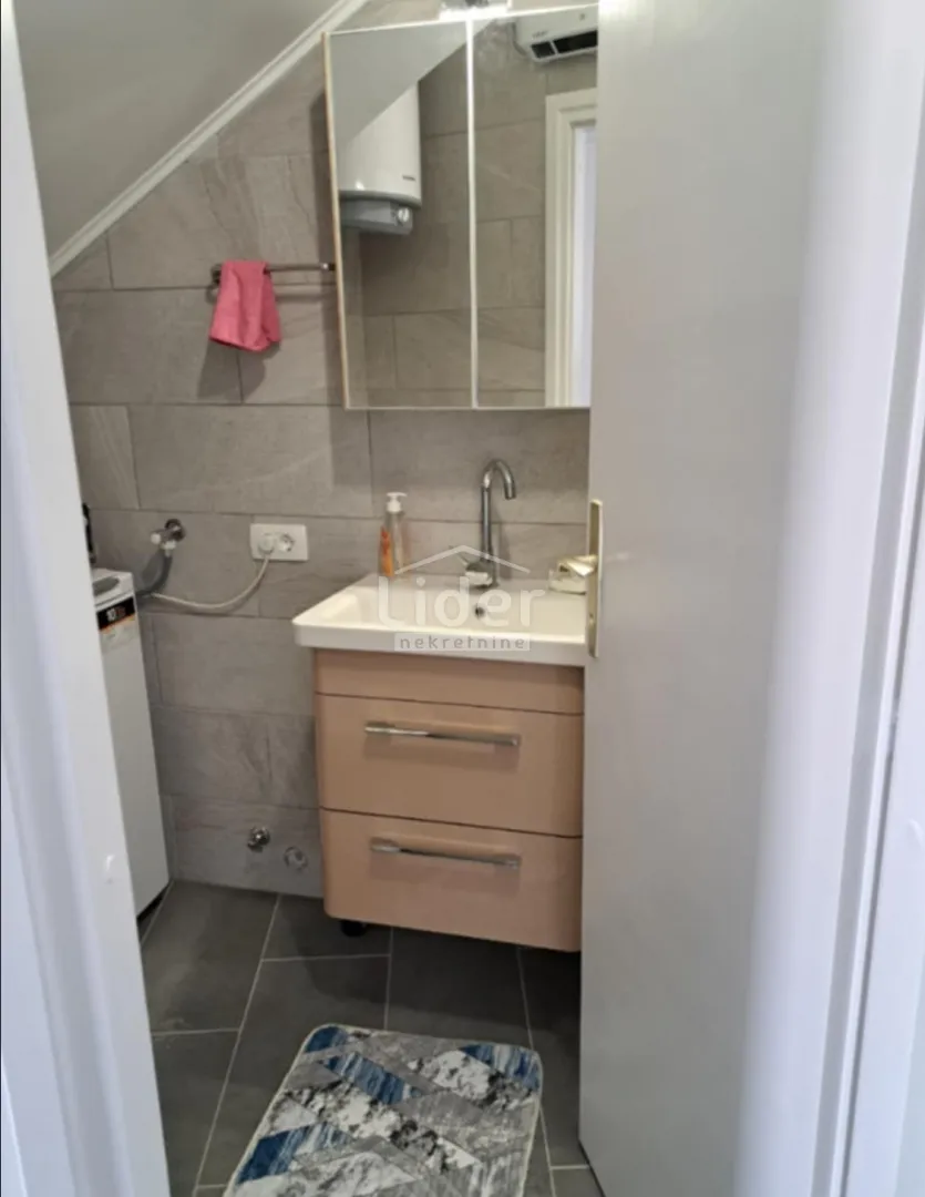 apartman na mirnoj lokaciji u malom lošinju - slika 5