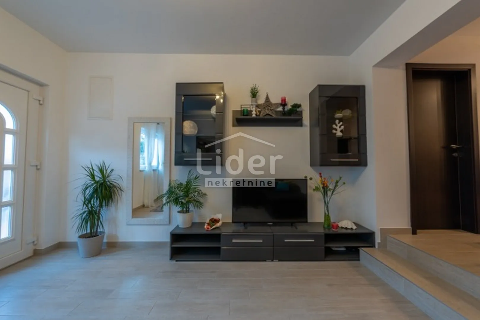 opatija, 250 m od mora, 2s+db, 270.000 € - slika 2