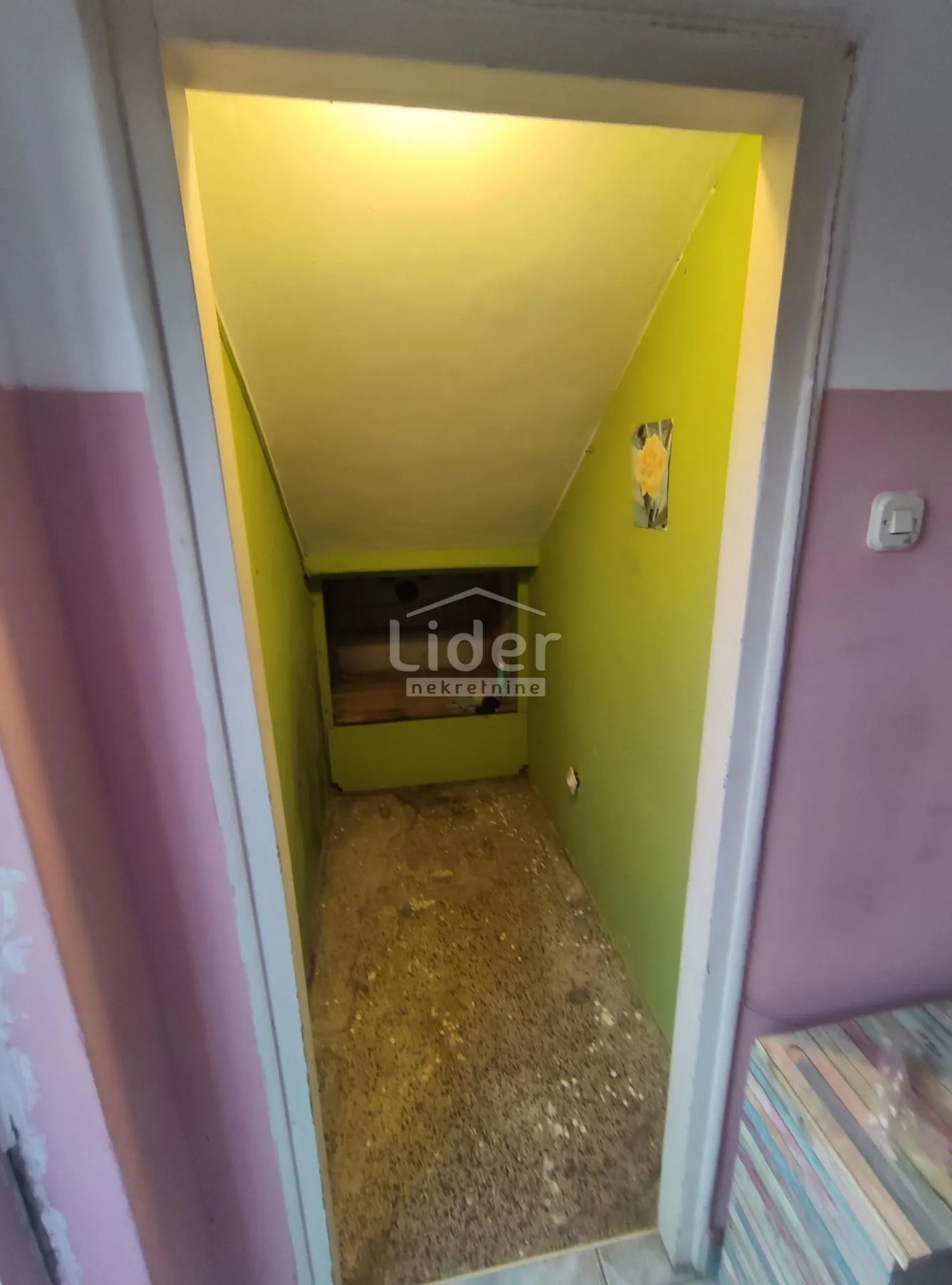 etaža kuće 3s+db sa okućnicom - slika 10