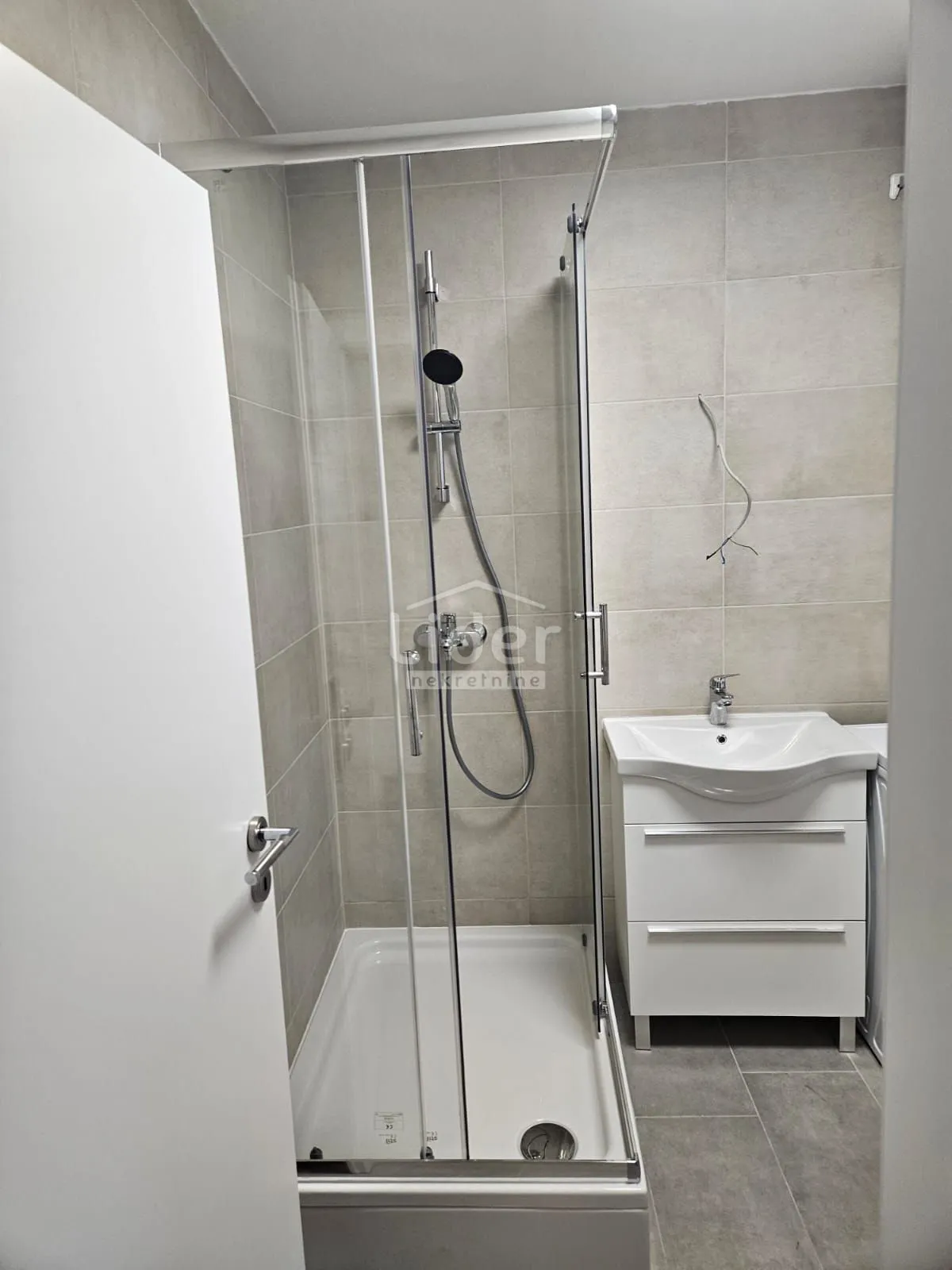 kuća gorski kotar, vrata, 300m2 - slika 7