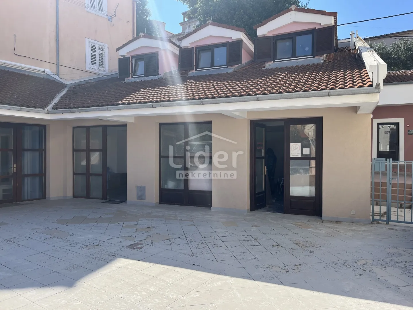apartman na mirnoj lokaciji u malom lošinju - slika 1