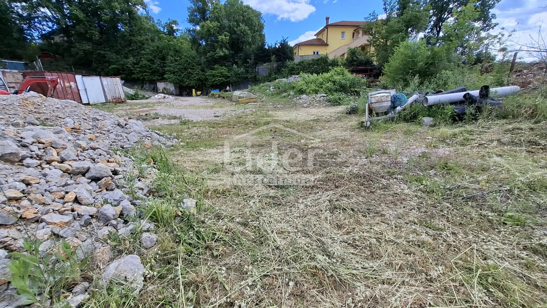 viškovo- 2 terena sa građevinskim dozvolama - slika 2