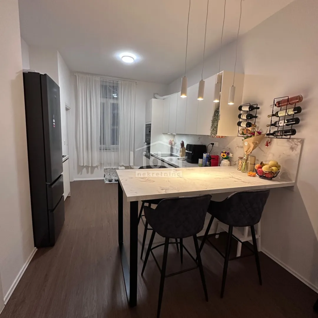 centar, prekrasan stan od 65m2, 2-balkona, 2.kat - slika 3