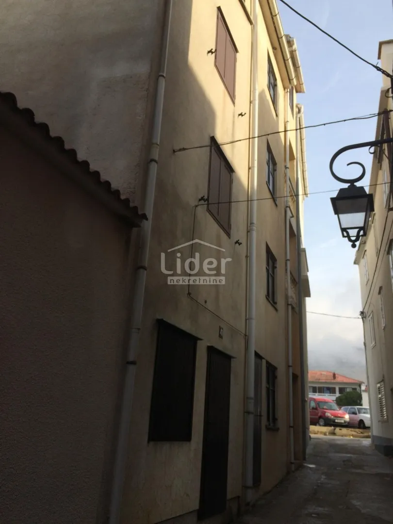 pag, centar, kuća 212 m2, 250.000 € - slika 28