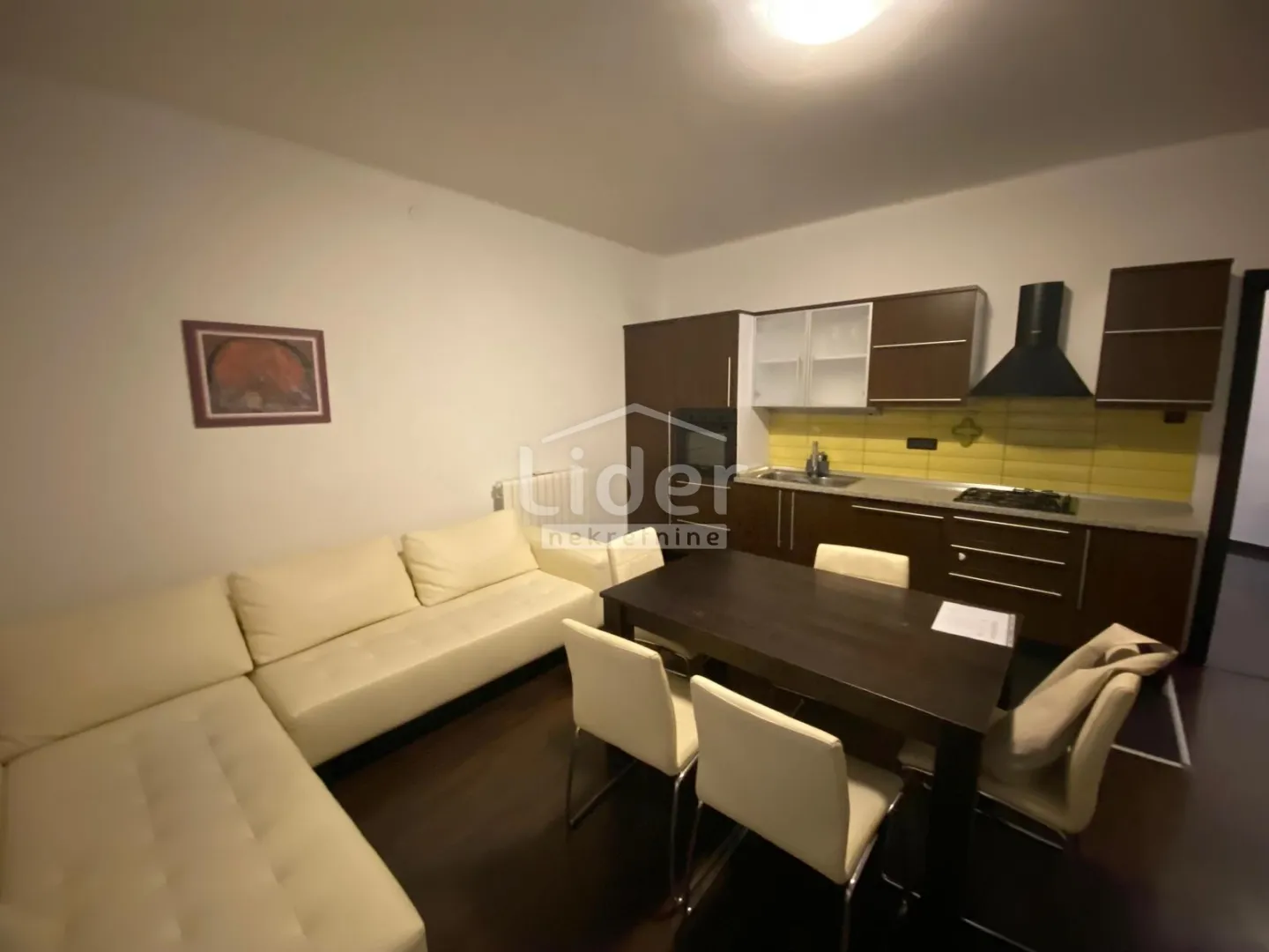 belveder, uređen i useljiv stan od 62,53m, balkon, 3.kat - slika 1