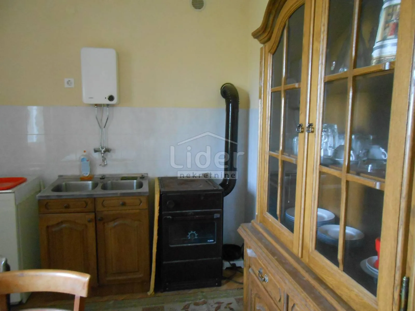brseč kuća u prirodi s pogledom na more - slika 9