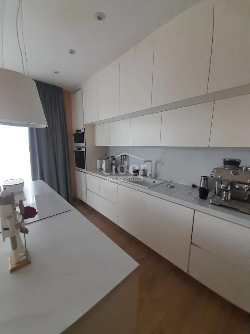 opatija stan 158m2 + 298m2 okućnice+ garaža - slika 5