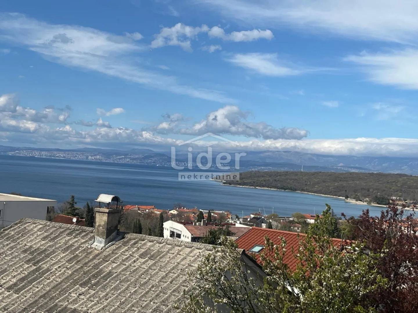 otok krk,njivice-samostojeća kuća 450m od mora - slika 10