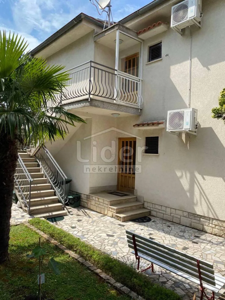 malinska, kuća p+1, 150m2, 577m2 okućnice, bazen - slika 18