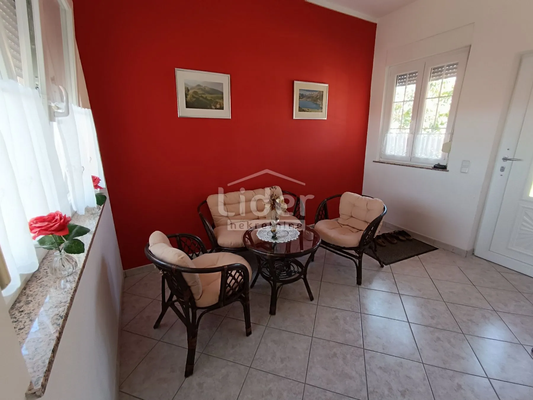 zamet kuća sa 4 stana, 1 zona, 385.000 € - slika 15