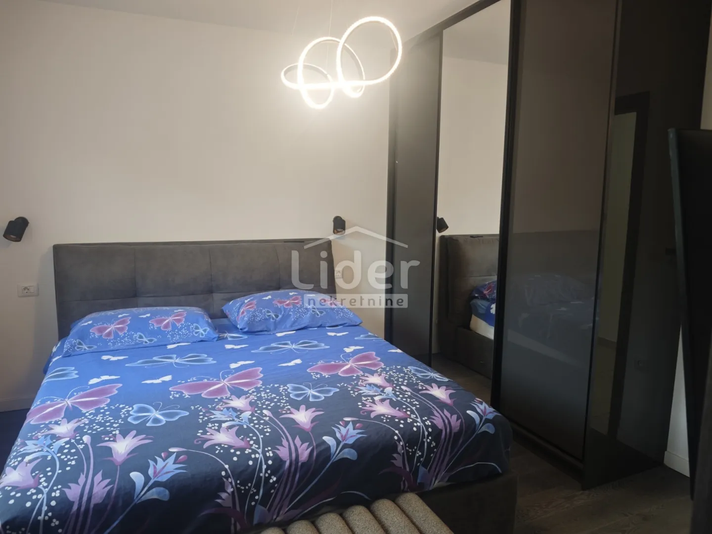 trosobni stan 97m2 s vrtom od 107m2 - slika 14
