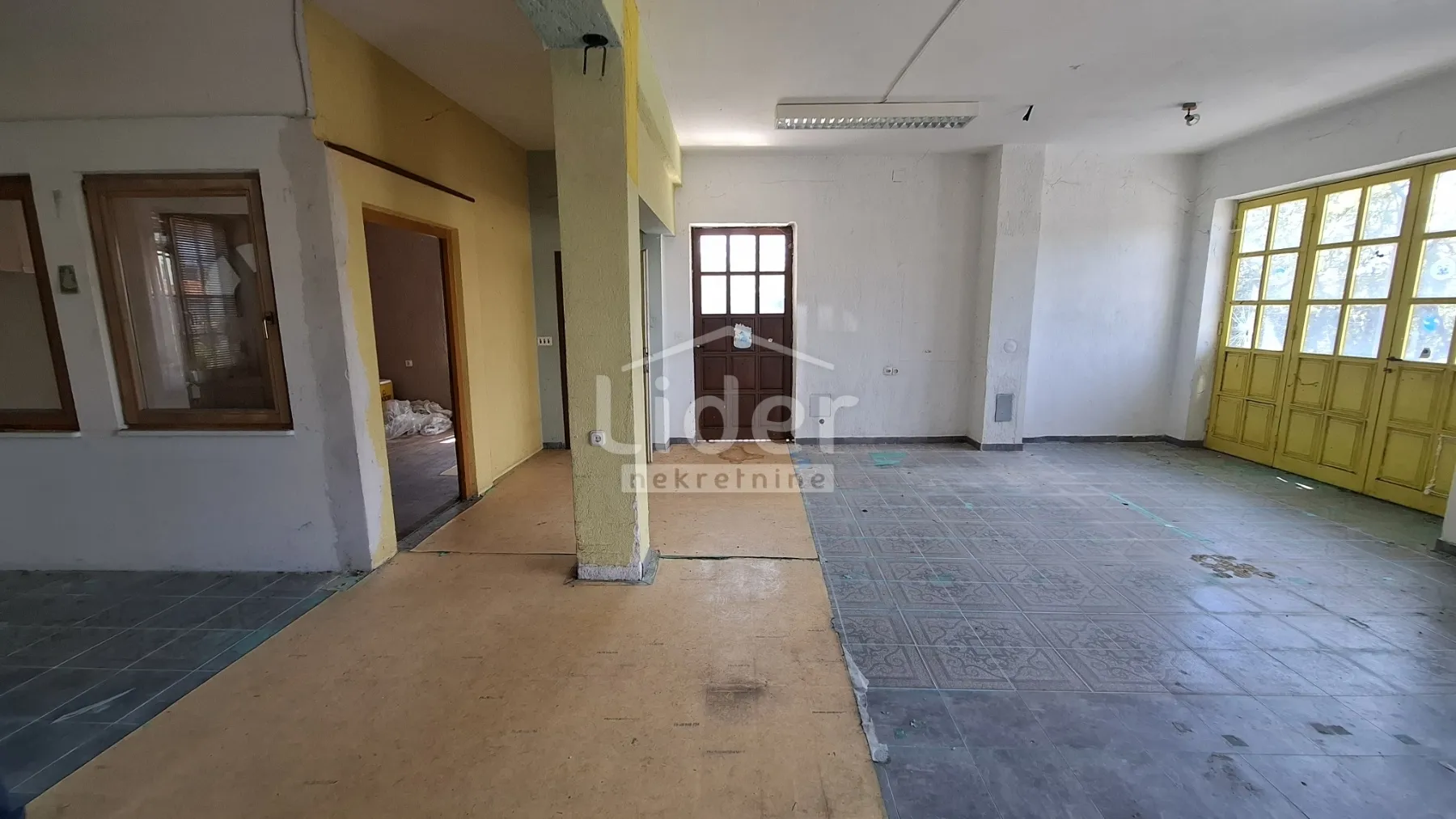 viškovo-kuća 220m2,garaža - slika 13