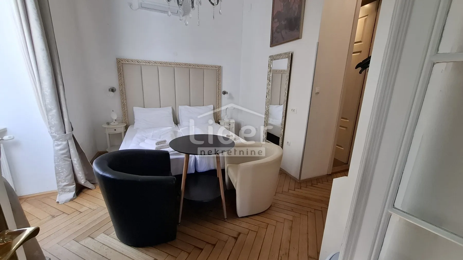 centar - 2 studio apartmana - slika 20
