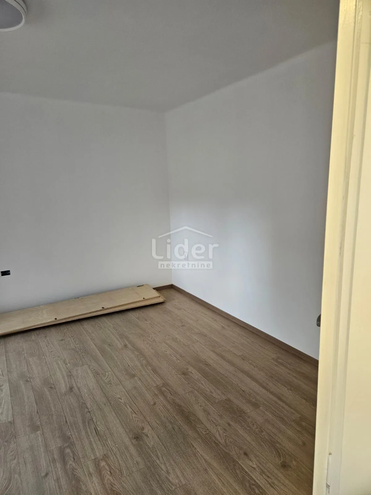 kuća gorski kotar, vrata, 300m2 - slika 14