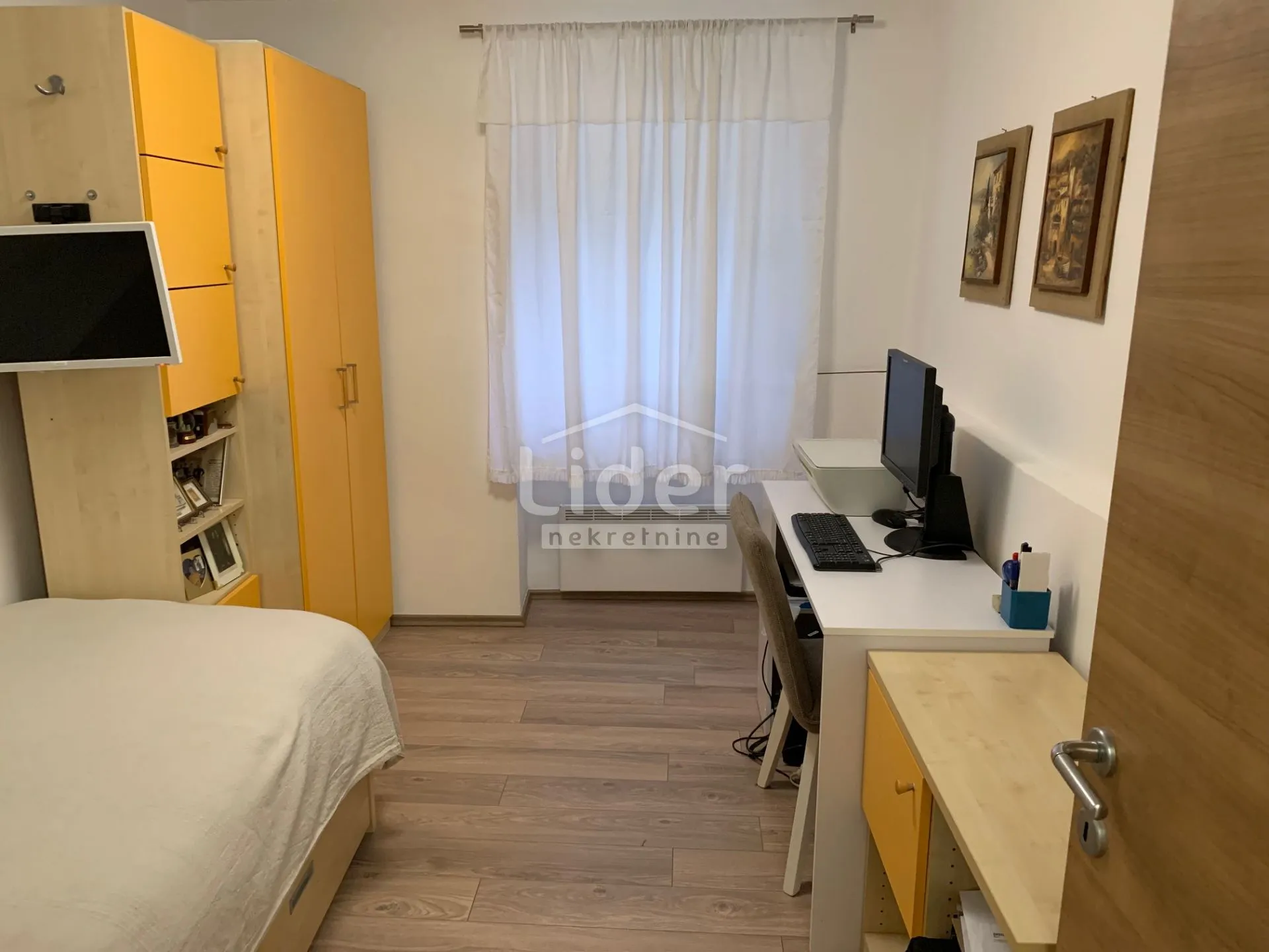 bulevard 3s+db, terasa, vrt, novoadaptiran, namješten! - slika 10