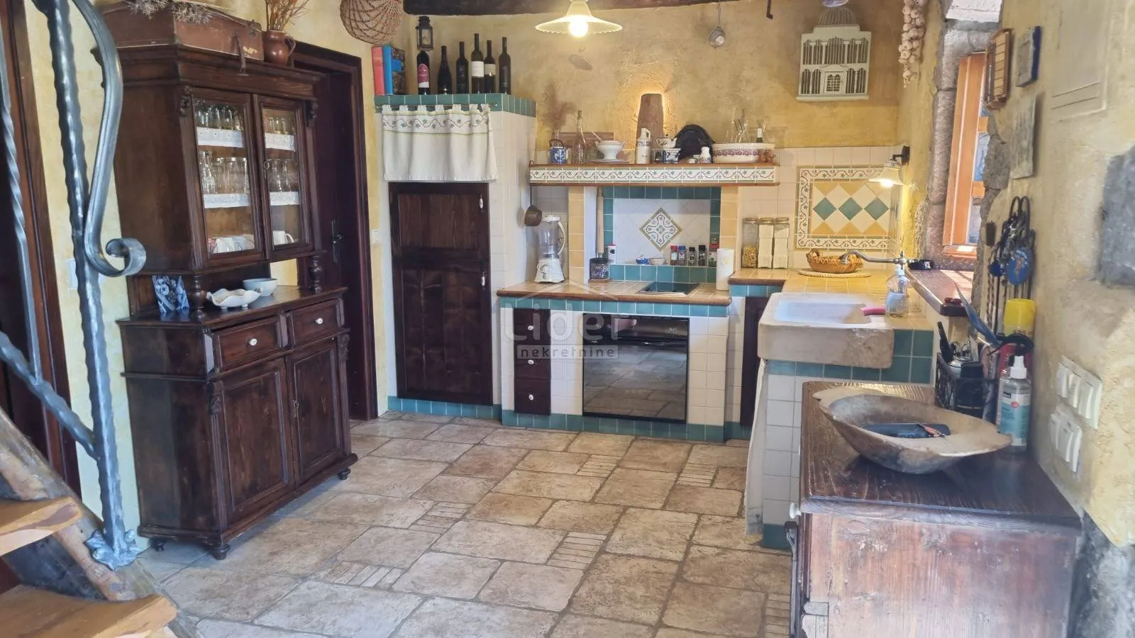 kuća istra, roč, 3.800m2 okućnice - slika 5