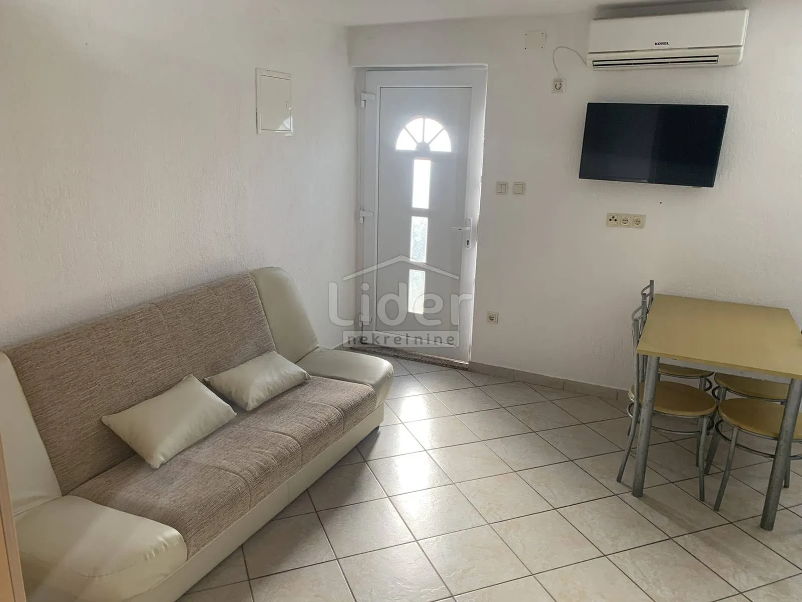 sv. vid, samostojeće dvije kuće na okućnici od 1983m2 - slika 26