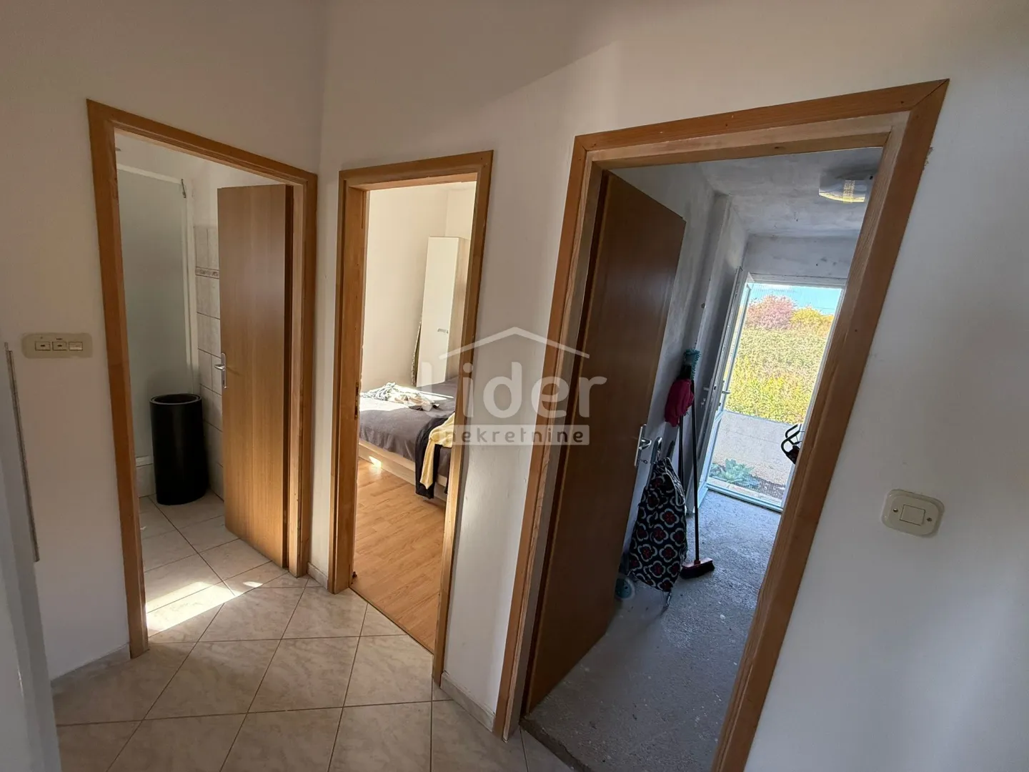 kuća prvi red uz more – posedarje - slika 29