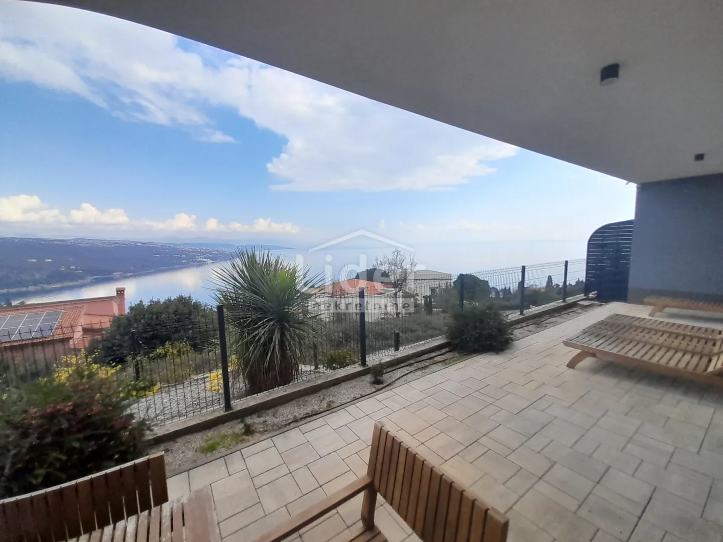 opatija stan 158m2 + 298m2 okućnice+ garaža - slika 26