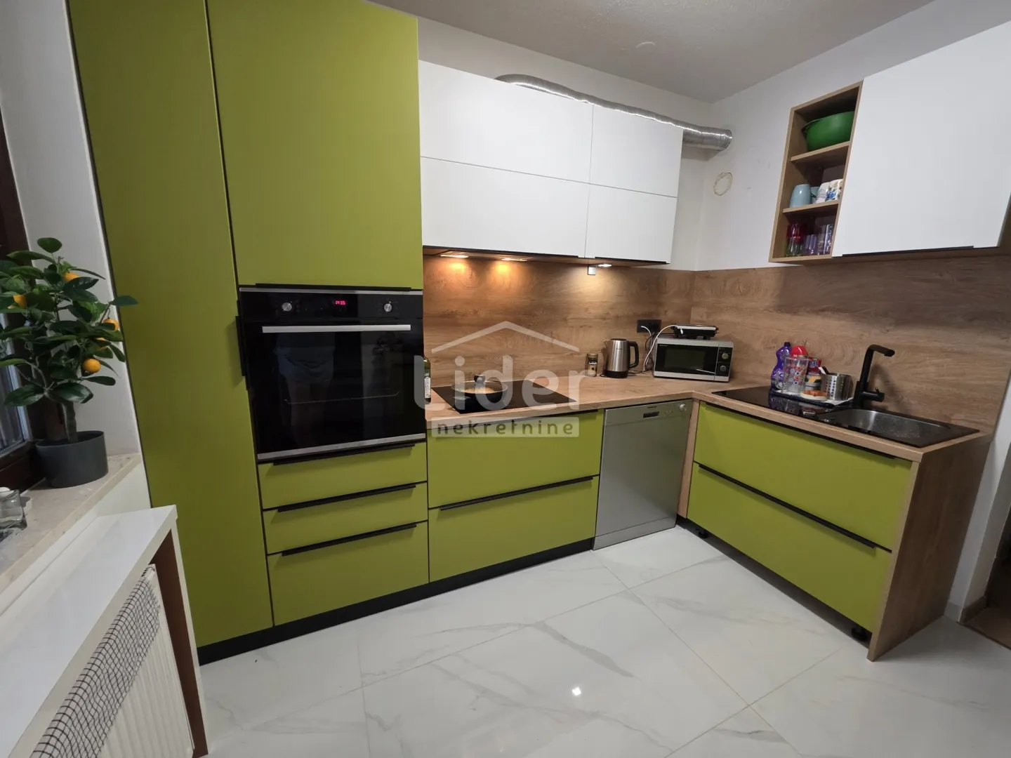 njivice -trosobni stan 100m2 - slika 18