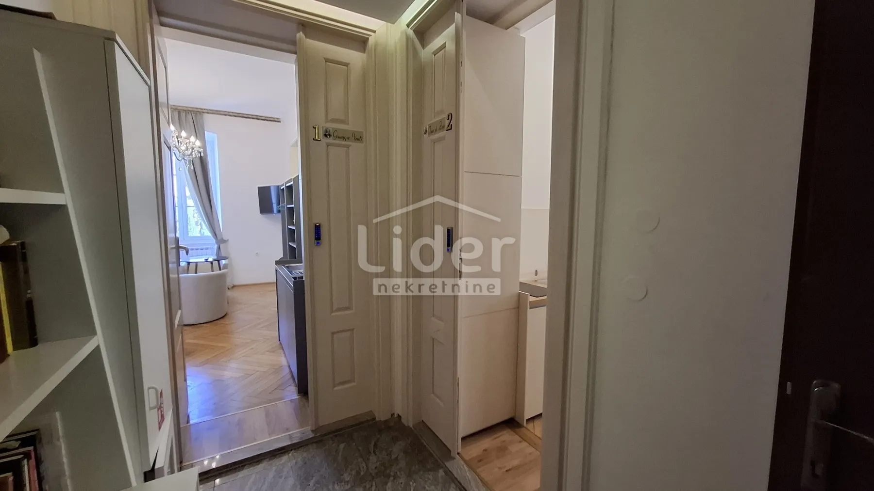 centar - 2 studio apartmana - slika 6