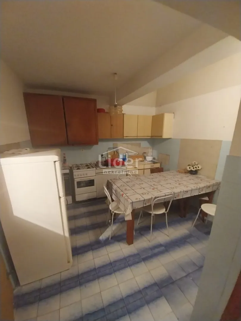 pag, centar, kuća 212 m2, 250.000 € - slika 12