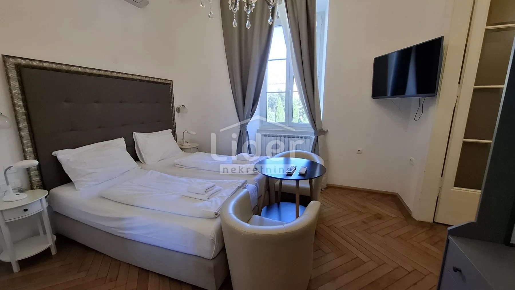 centar - 2 studio apartmana - slika 12