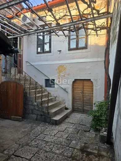 grižane manja kuća u nizu s bazenom, mirno okruženje - slika 3