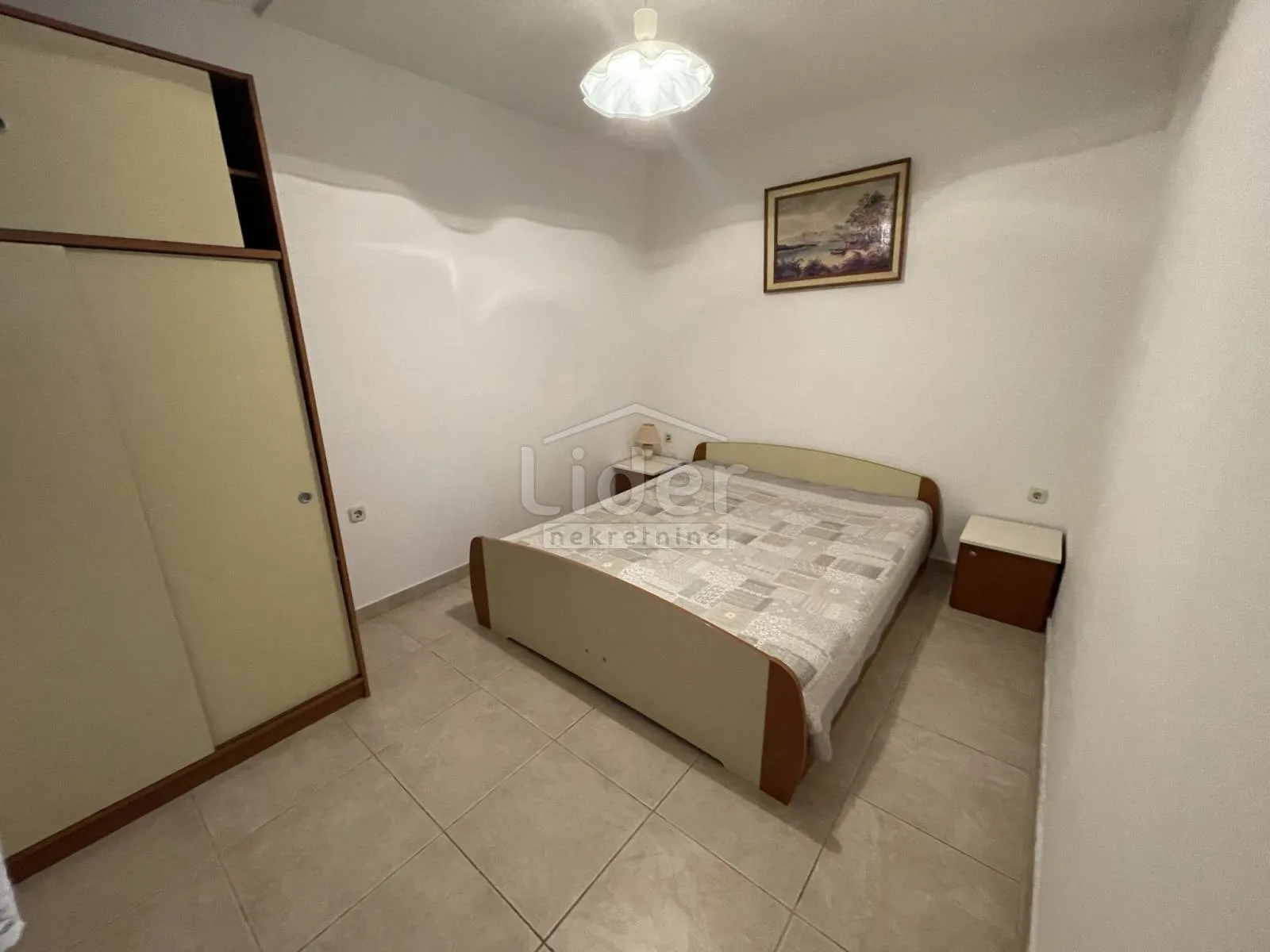 donji karin, kuću sa 5 apartmana prodajemo - slika 12
