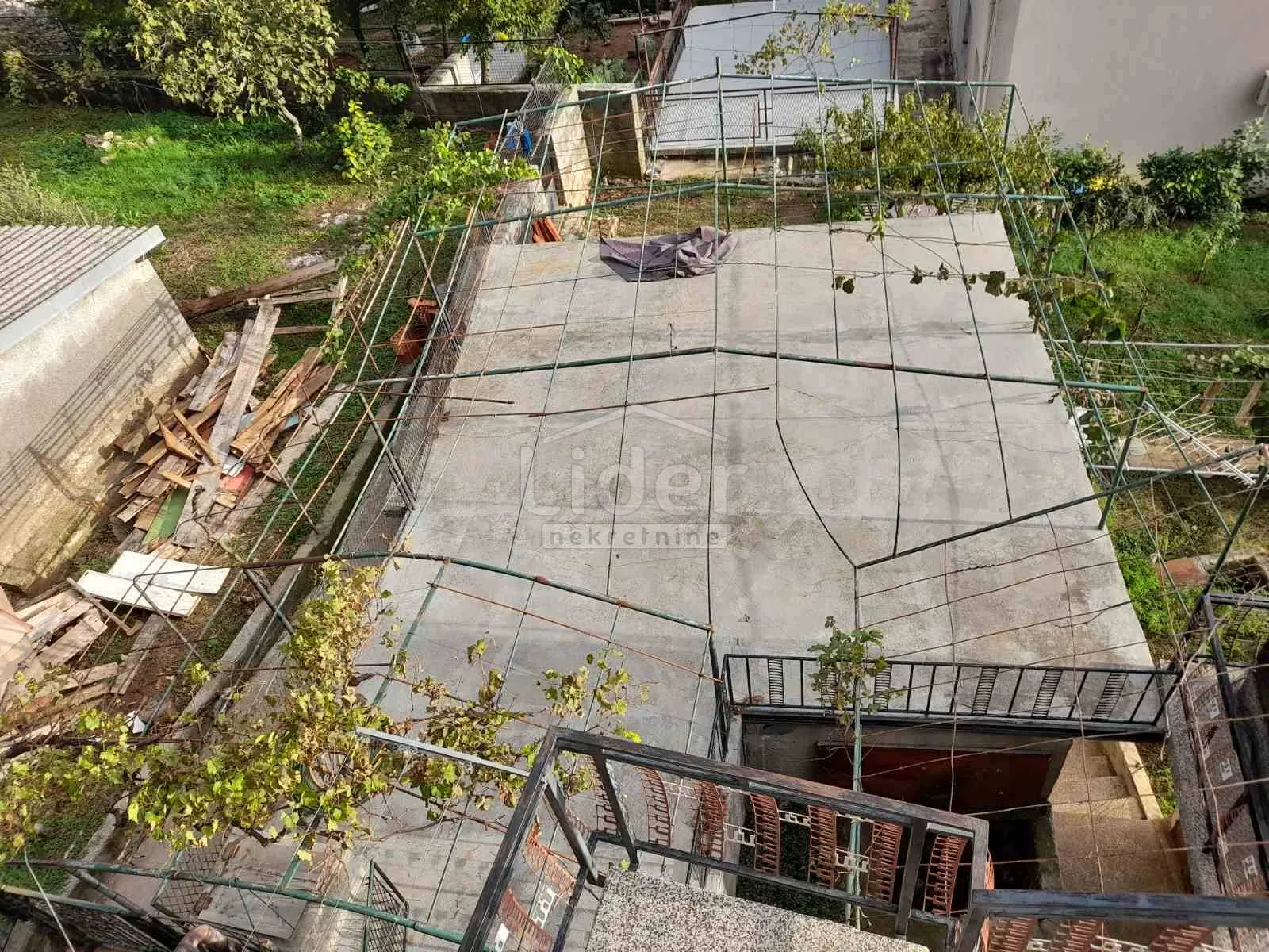 kuća sa velikom okućnicom 1.800m2 - slika 3