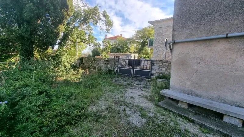istra, kamena kuća na dvije etaže 2.5 km do plaže - slika 8