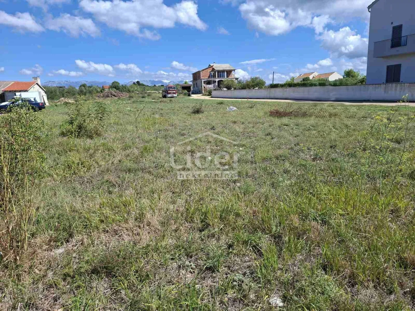 vrsi građevinsko zemljište 700m2 prodajemo - slika 3