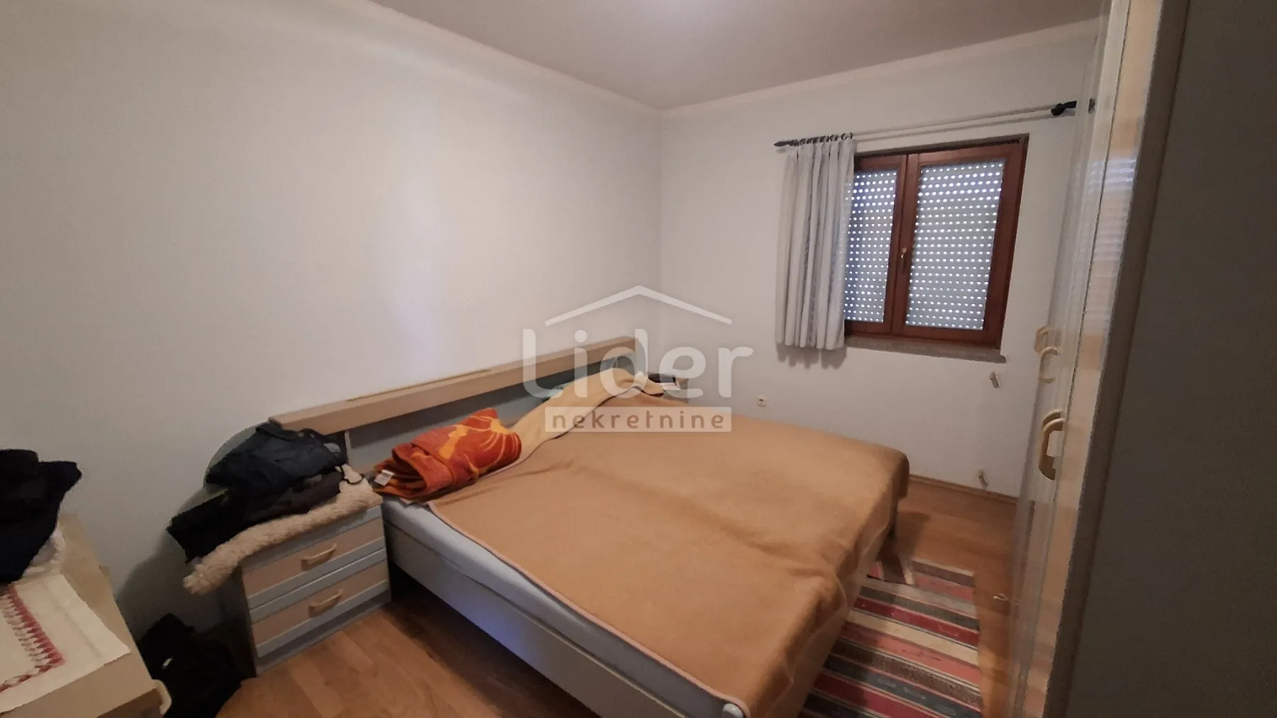 viškovo-kuća 220m2,garaža - slika 7