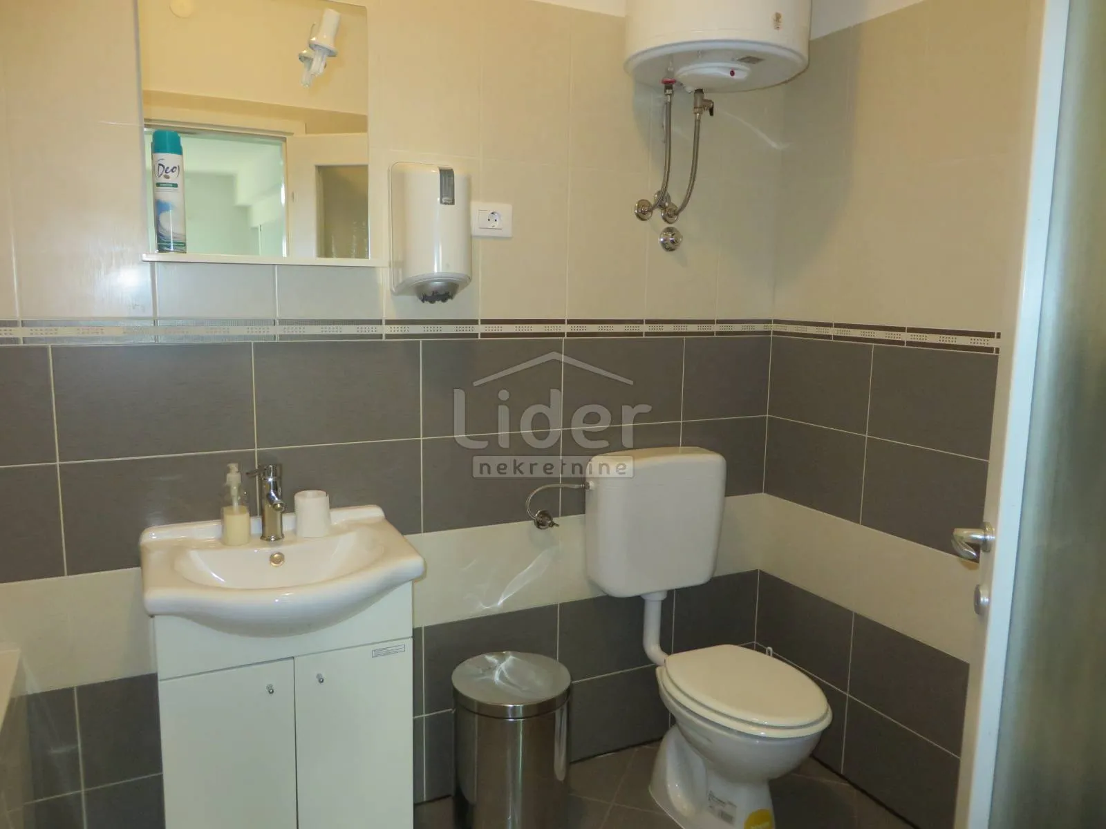uredski prostor, 120 m2, sa parkingom - slika 11