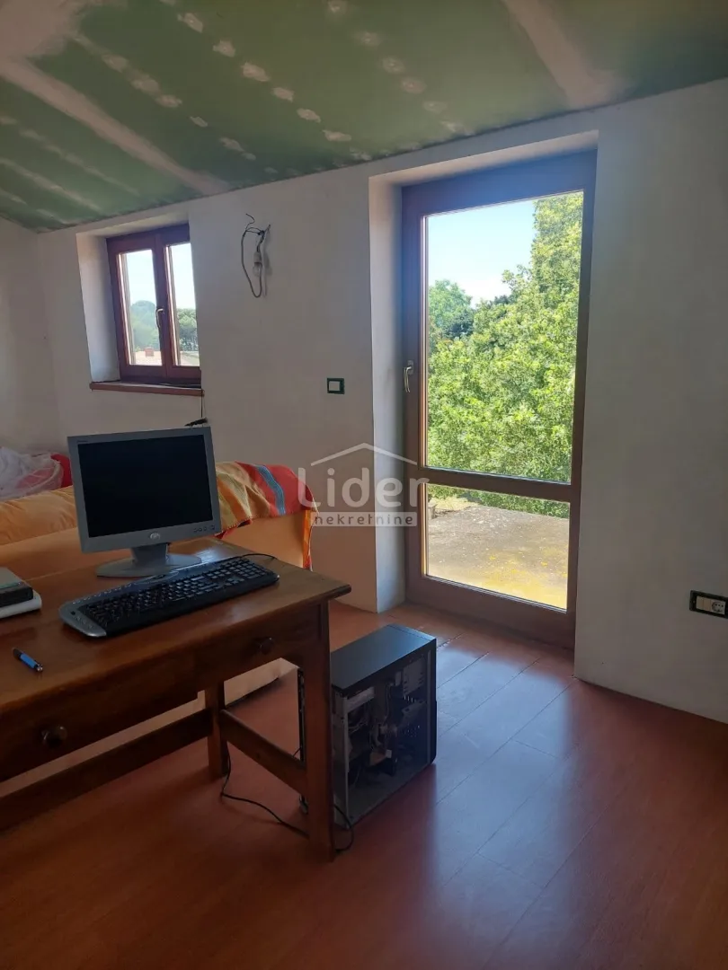 pomer, medulin, novija kuća 250m2 na samo 150m od mora - slika 27