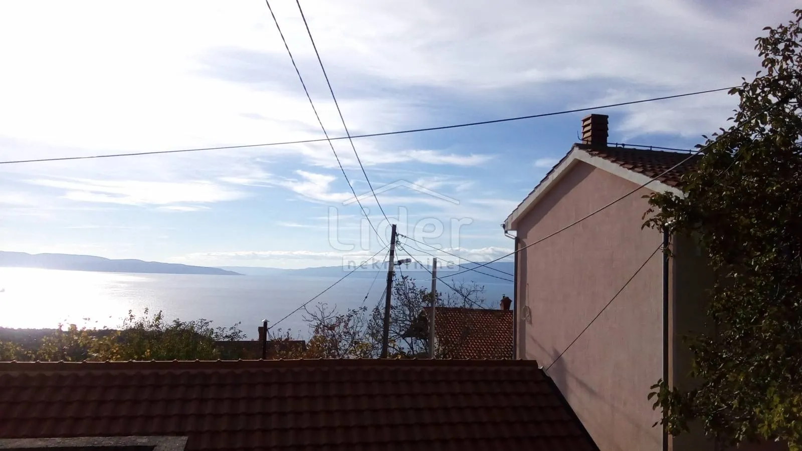 dvoetažni stan sa pogledom na more - slika 18