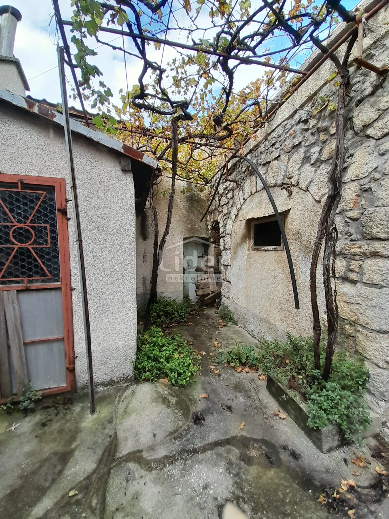 bribir - dvije kuće sa velikom okućnicom - slika 22
