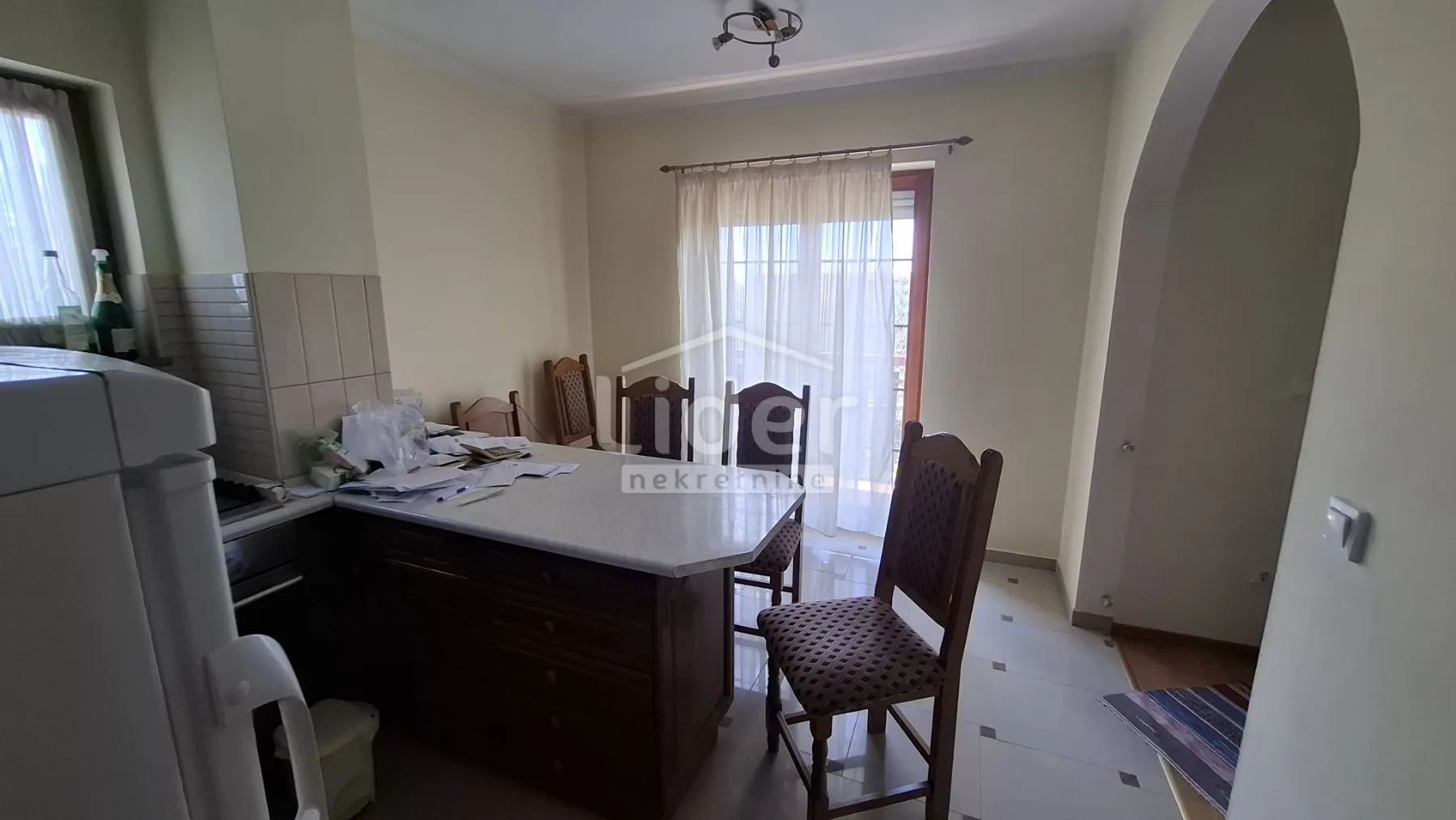 viškovo-kuća 220m2,garaža - slika 11