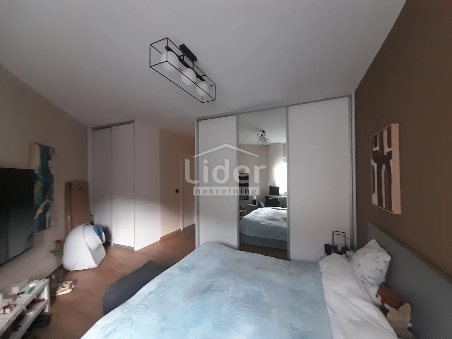 opatija stan 158m2 + 298m2 okućnice+ garaža - slika 19