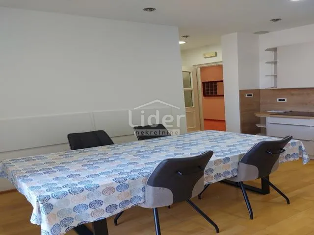 belveder-150m2,2s+db,3 balkona s pogledom na grad i more - slika 12