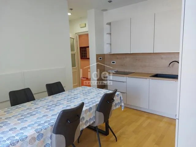 belveder-150m2,2s+db,3 balkona s pogledom na grad i more - slika 10