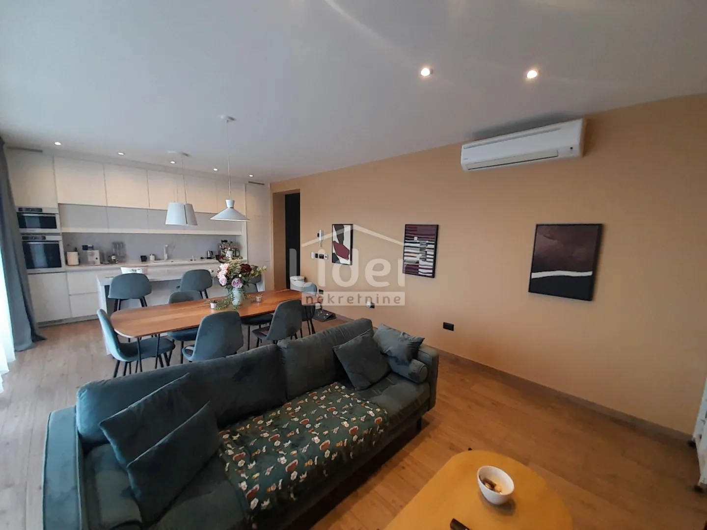 opatija stan 158m2 + 298m2 okućnice+ garaža - slika 7