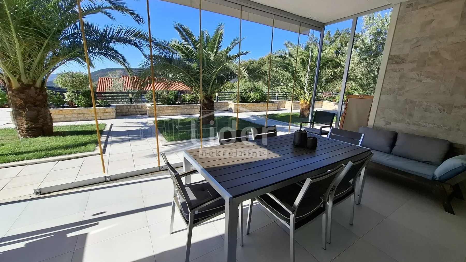vila s vanjskim i unutarnjim bazenom,saunom ,crikvenica - slika 8