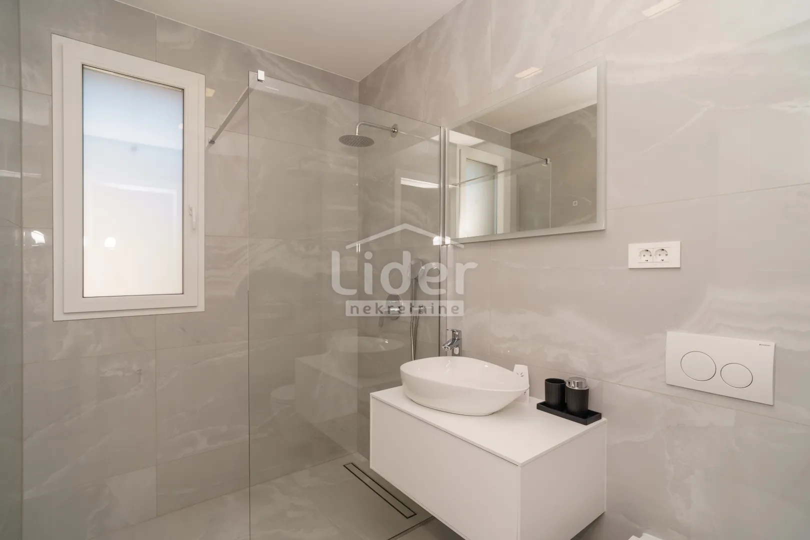 bribir vila s bazenom, novogradnja - slika 10
