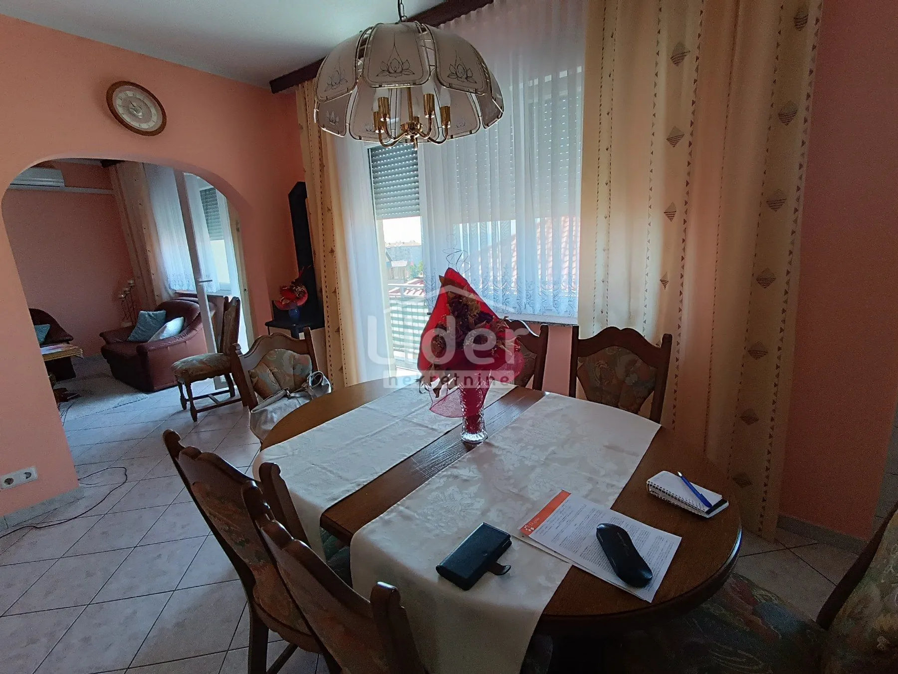 zamet kuća sa 4 stana, 1 zona, 385.000 € - slika 4