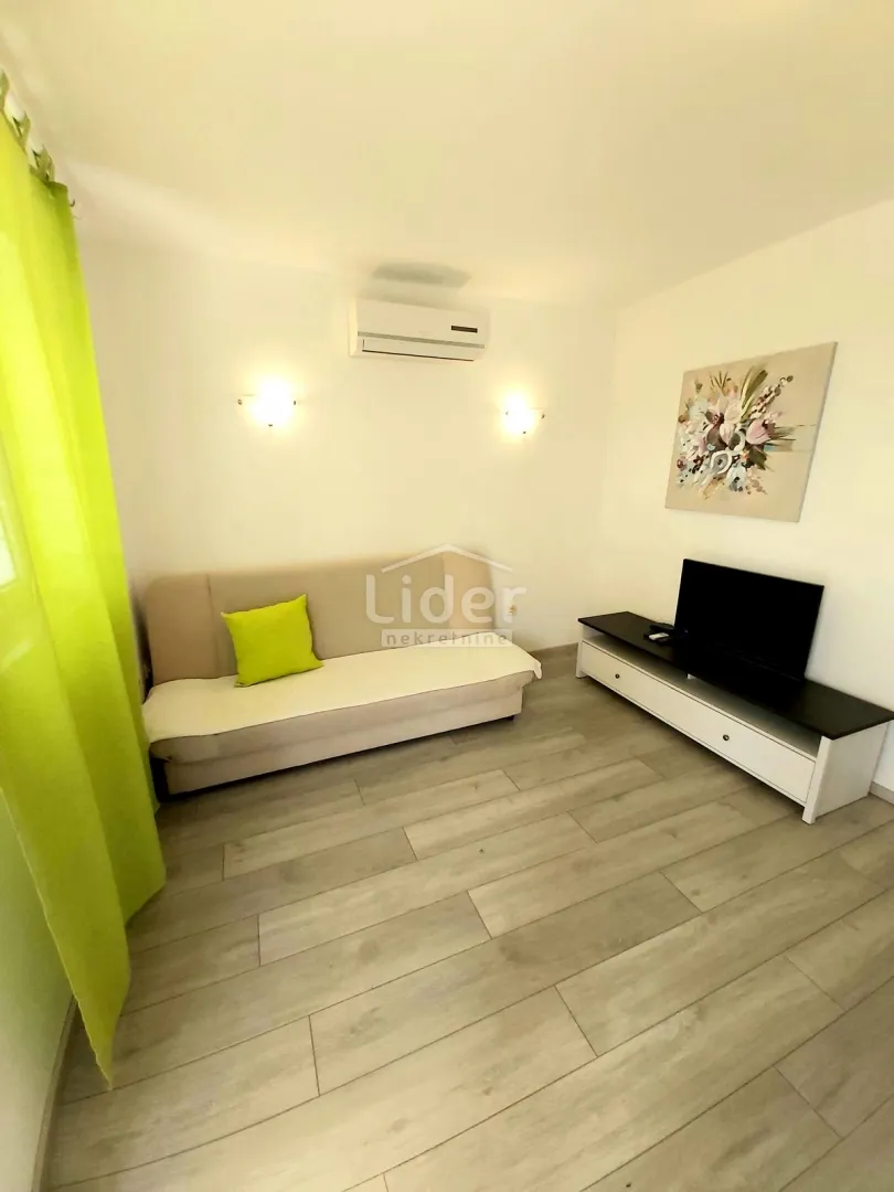 mali lošinj-samostojeća kuća s 4 apartmana - slika 12