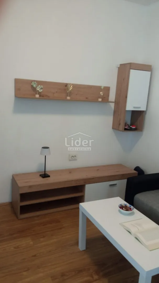 kuća 185m2, 150m od mora + građevinsko zemljište 600m2 - slika 6